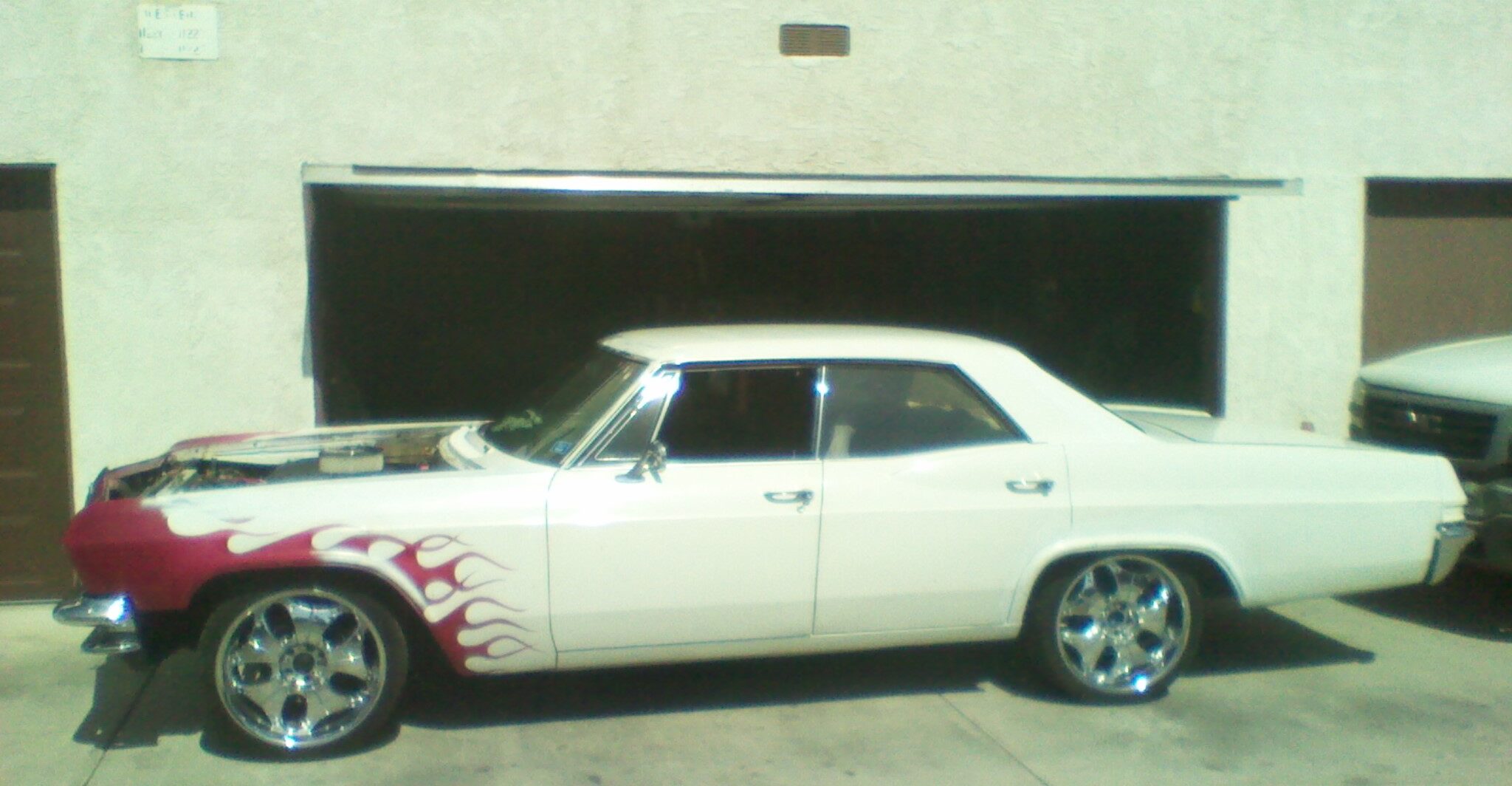 Den alten Impala starten – Firing up the old Impala